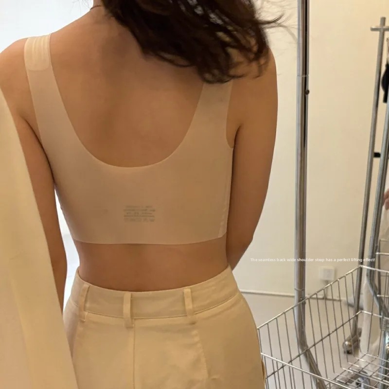 KUCLUT Ice Skin Foundation Liq - Bra Top Seamless recension och pris
